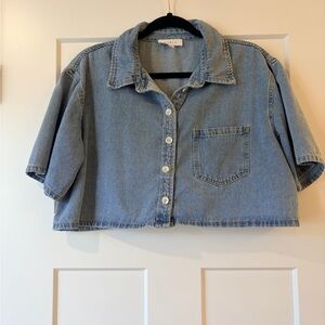 Women’s cropped denim button up shirt. Anthropologie Mable blue collar Medium